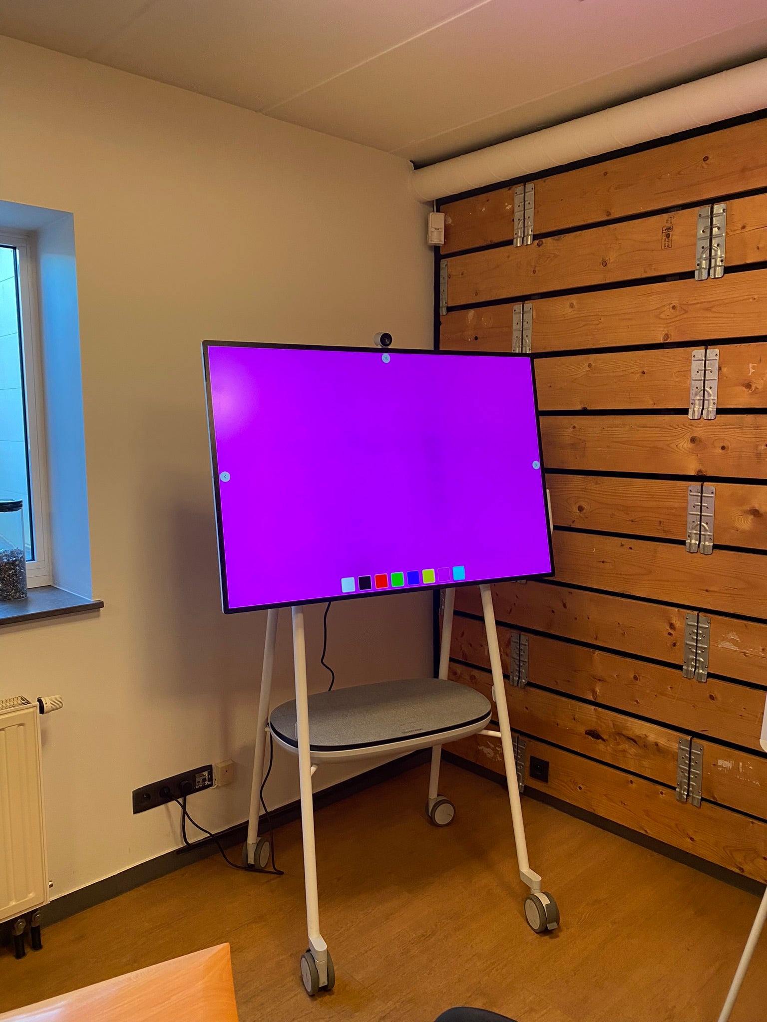 Microsoft Surface Hub 2S - 50 inch - All-In-One - ZICHTBARE GEBRUIKSSPOREN