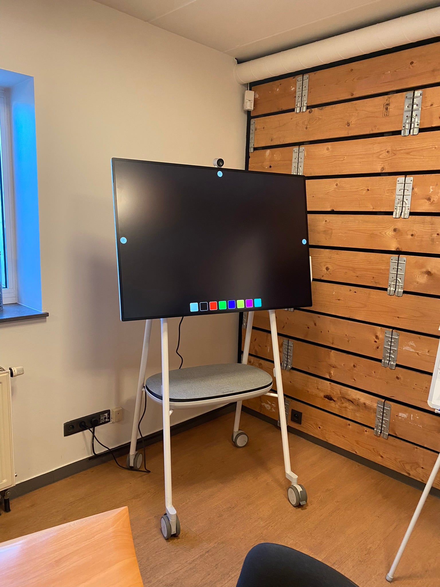 Microsoft Surface Hub 2S - 50 inch - All-In-One - ZICHTBARE GEBRUIKSSPOREN